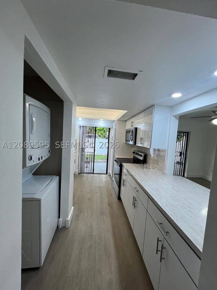 1400 W 39th Pl #1400 - Photo 7 of 27