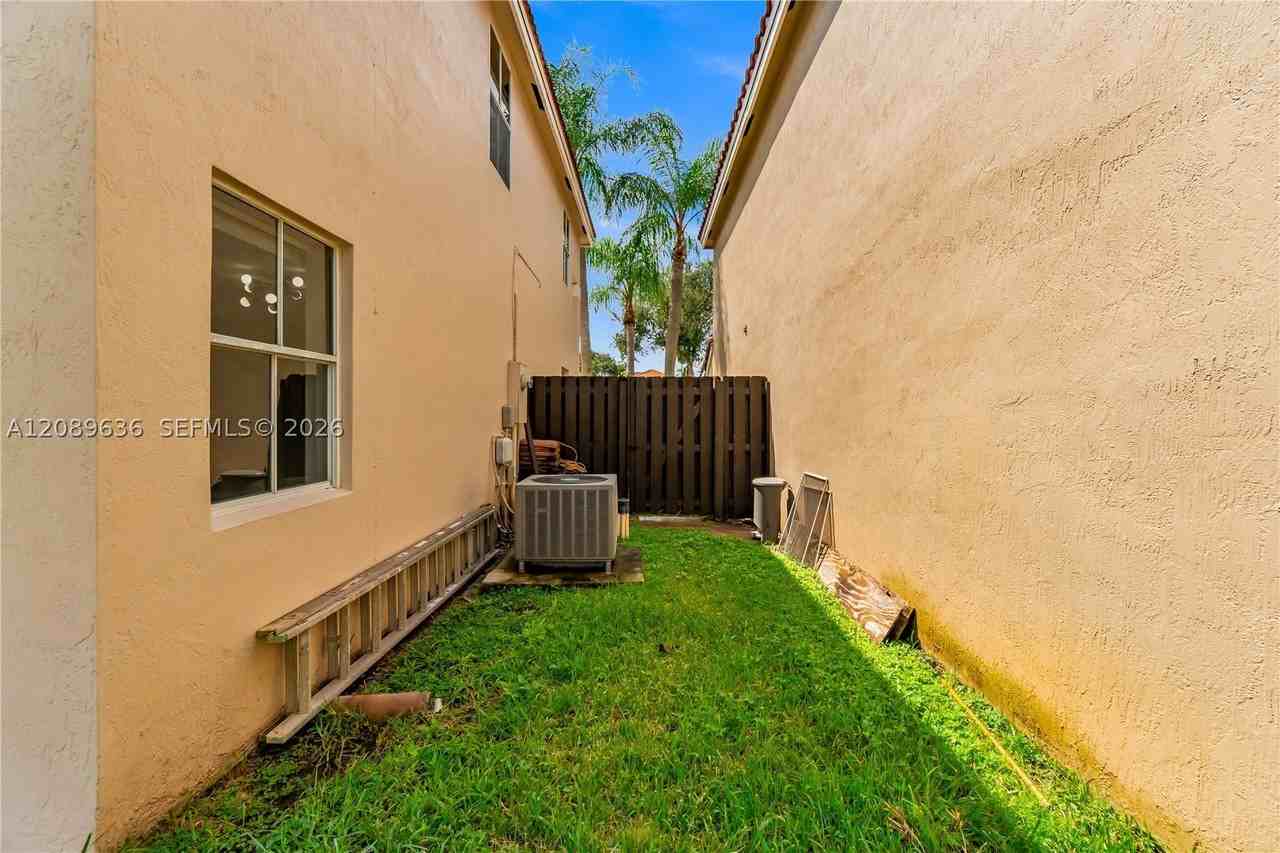 8291 Sw 44th Pl #8291 - Photo 6 of 36