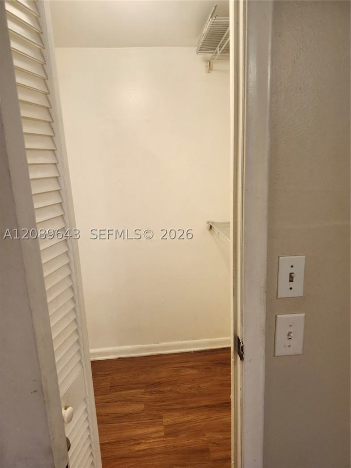 1638 Embassy Dr #209 - Photo 6 of 8