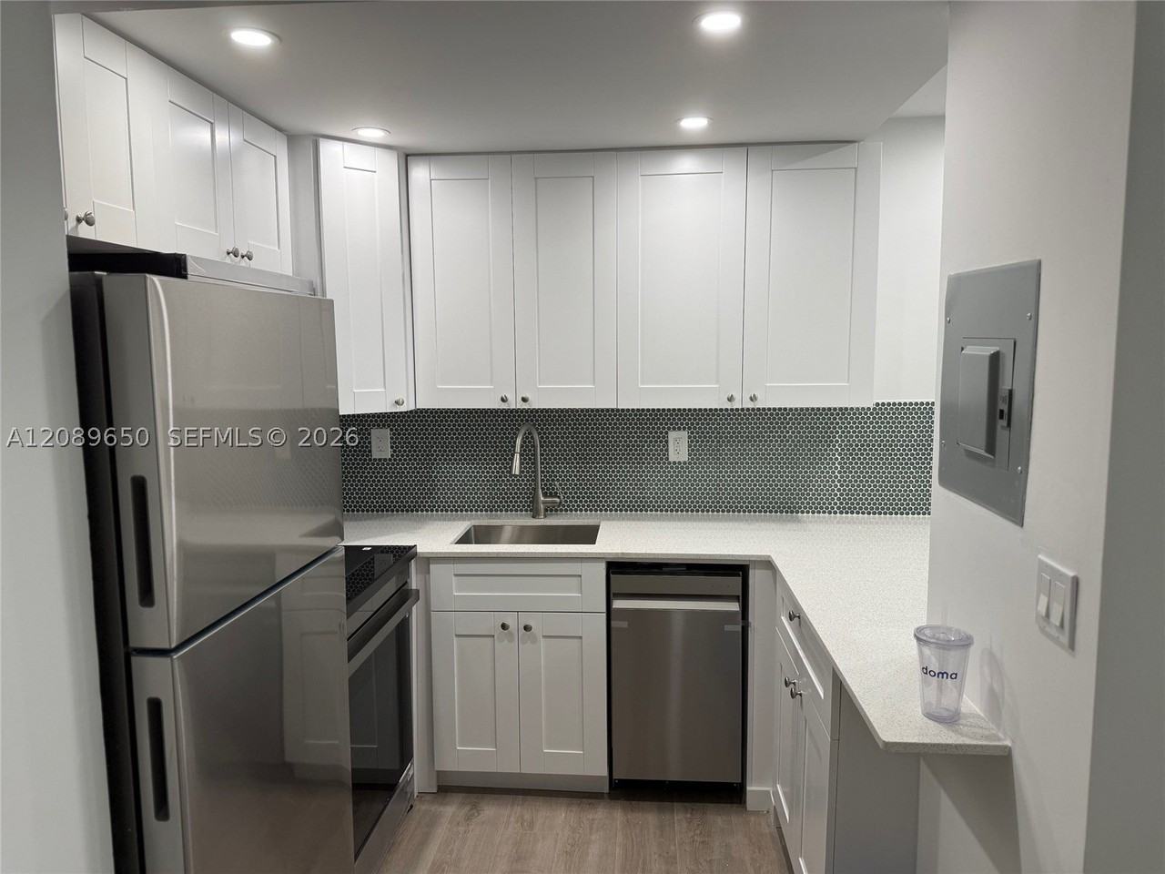 926 Michigan Ave #12 - Photo 2 of 14