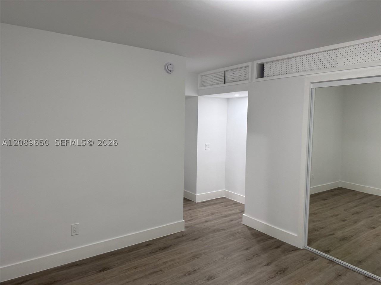 926 Michigan Ave #12 - Photo 5 of 14