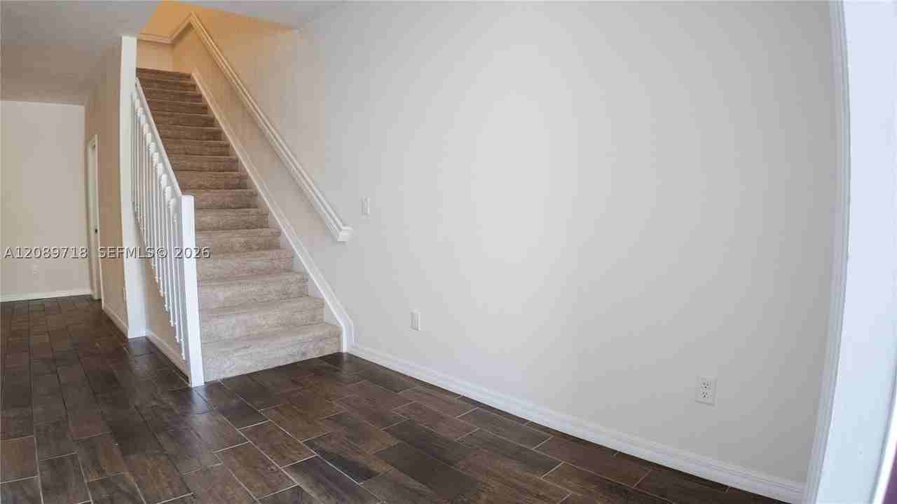 1042 Nw 33rd Mnr #1042 - Photo 3 of 33