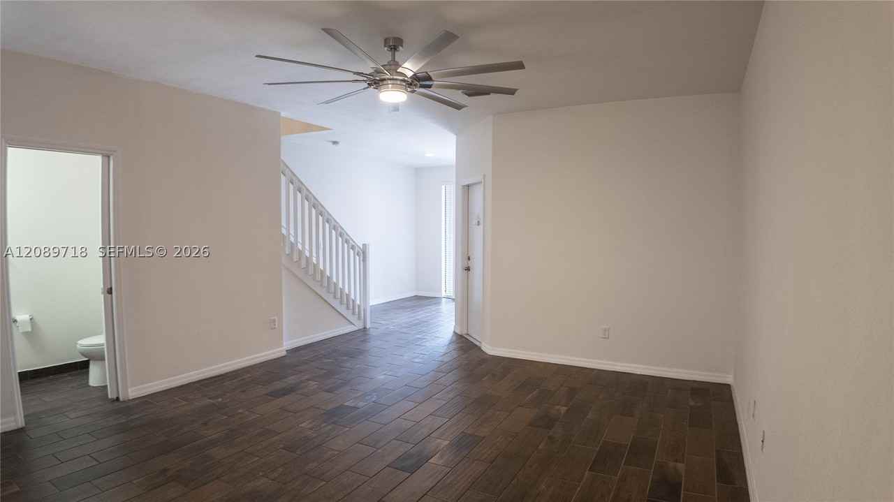1042 Nw 33rd Mnr #1042 - Photo 5 of 33