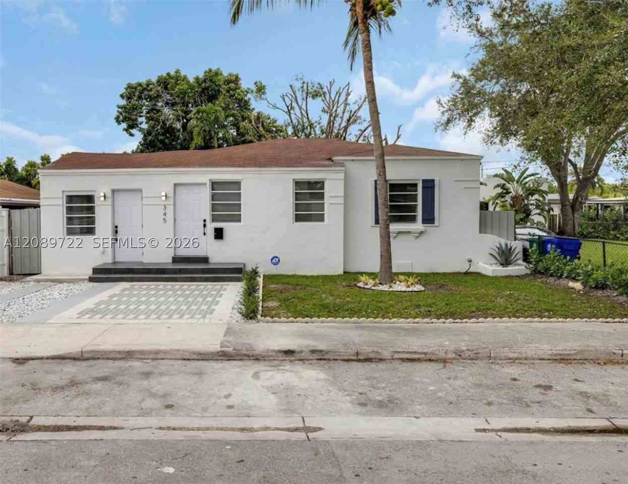 345 Nw 44th St - Photo 2 of 21