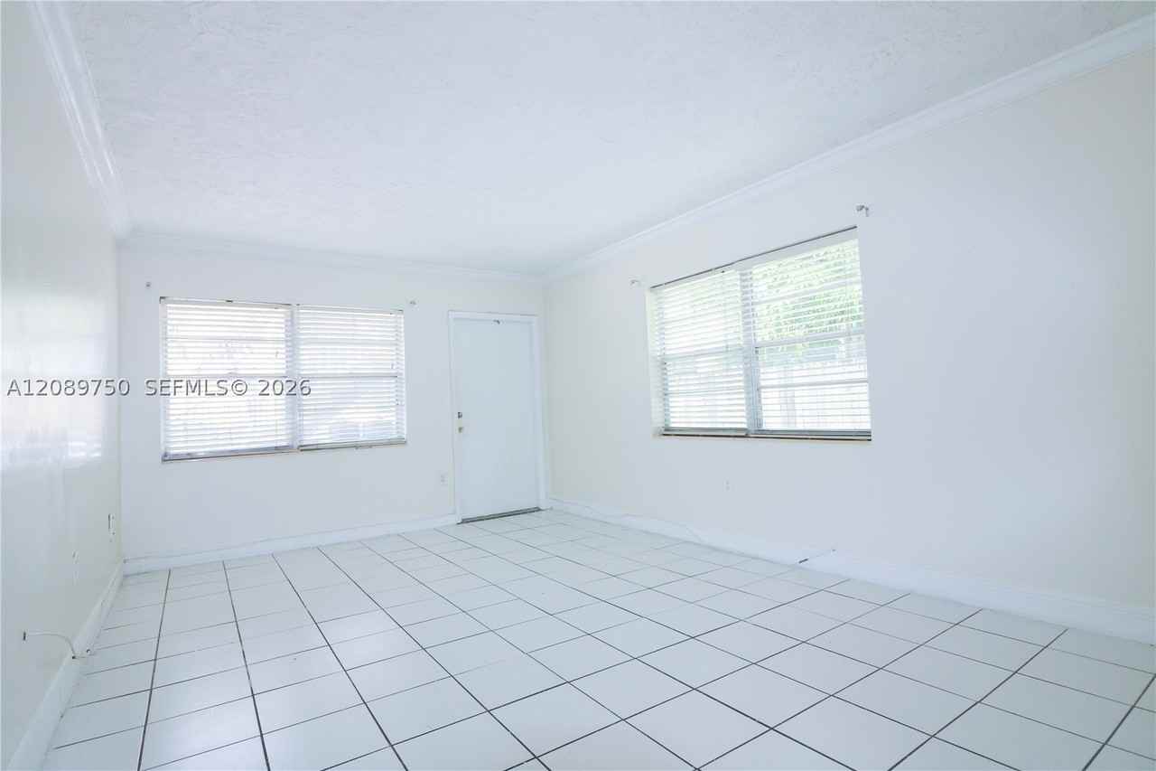 3019 Sw 68th Ter #5 - Photo 4 of 15
