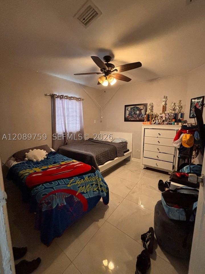 1361 Nw 28th St #1 - Photo 4 of 7