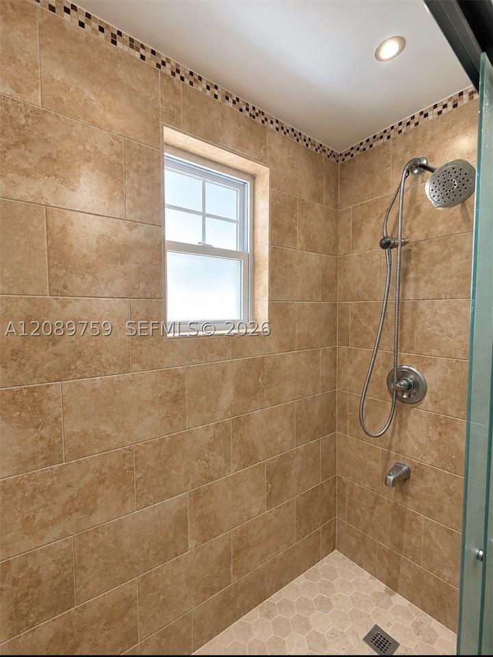1361 Nw 28th St #1 - Photo 7 of 7