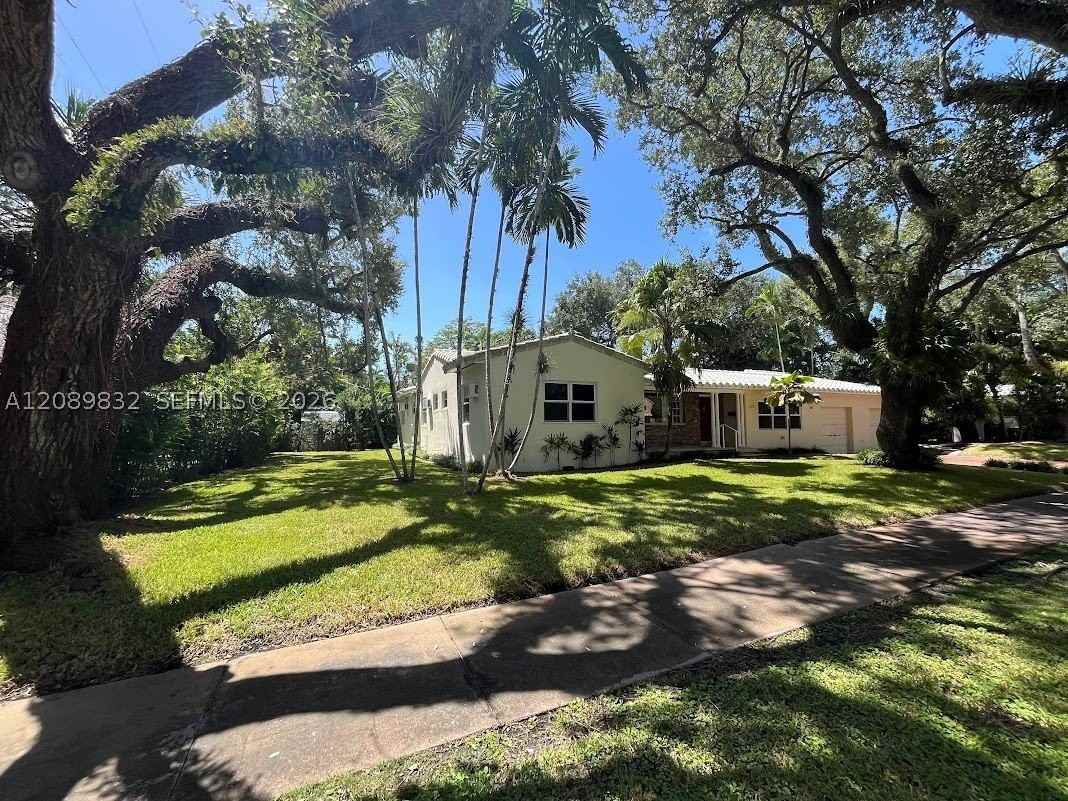 508 Castania Ave - Photo 3 of 11