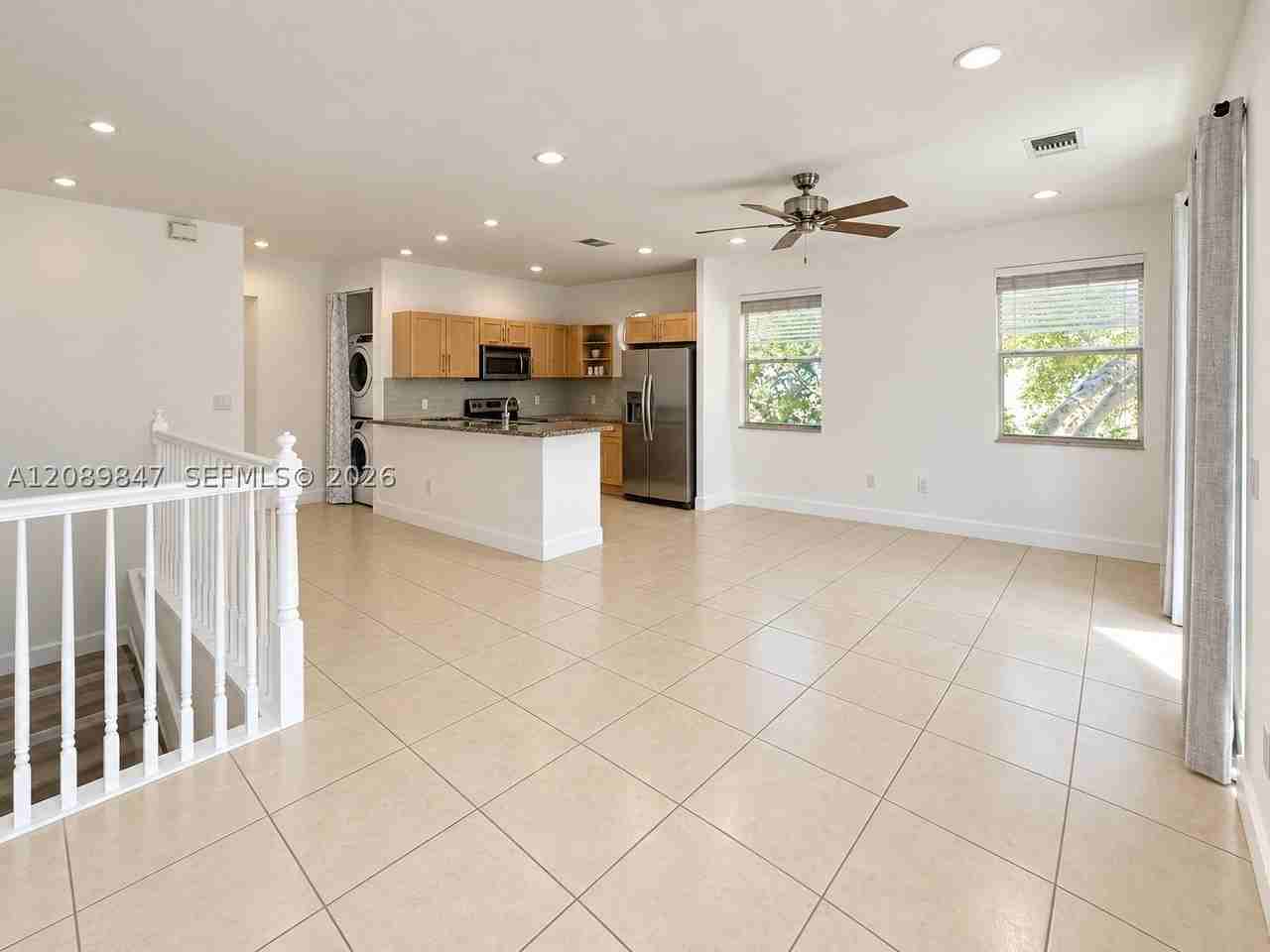 2312 Ne 2nd St #2312 - Photo 2 of 38