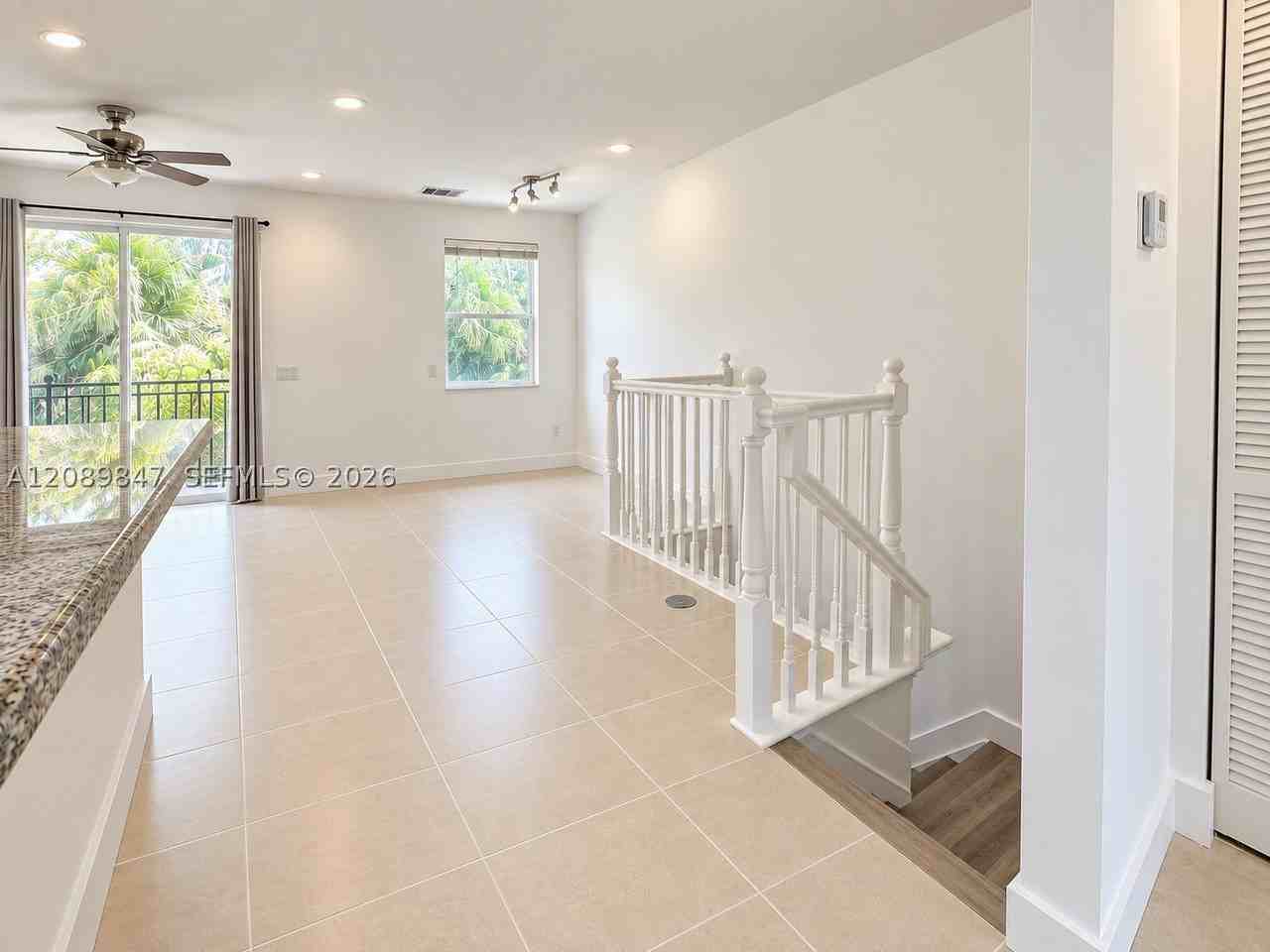 2312 Ne 2nd St #2312 - Photo 7 of 38
