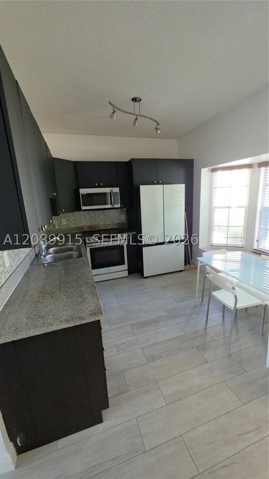 21555 Sw 87th Ct #201 - Photo 4 of 20