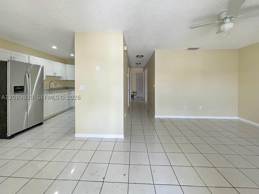 873 Sw 10th St - Photo 5 of 16