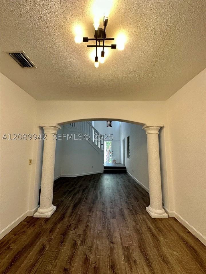 3835 Sw 169th Ter #3835 - Photo 4 of 15