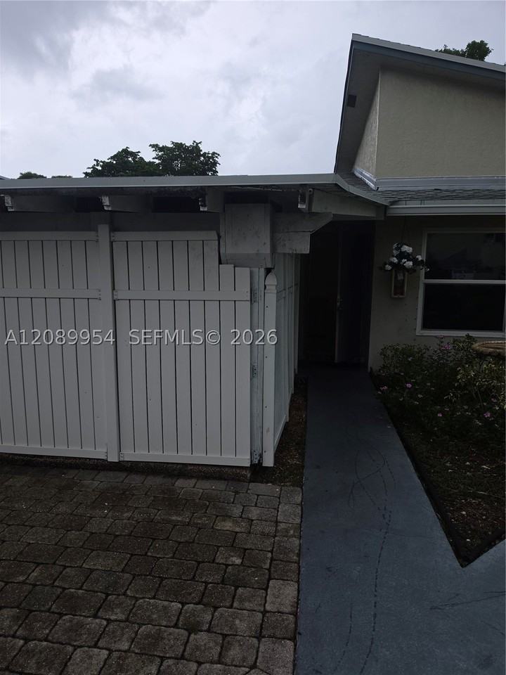3001 Nw 4th Ter #186