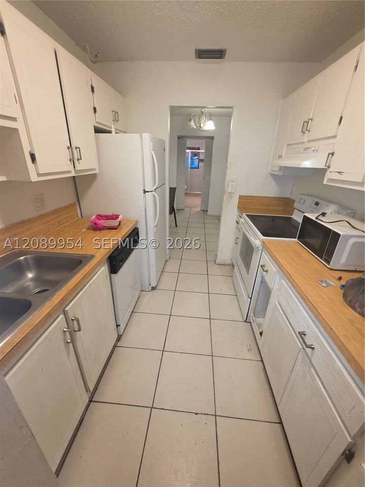 3001 Nw 4th Ter #186 - Photo 5 of 5