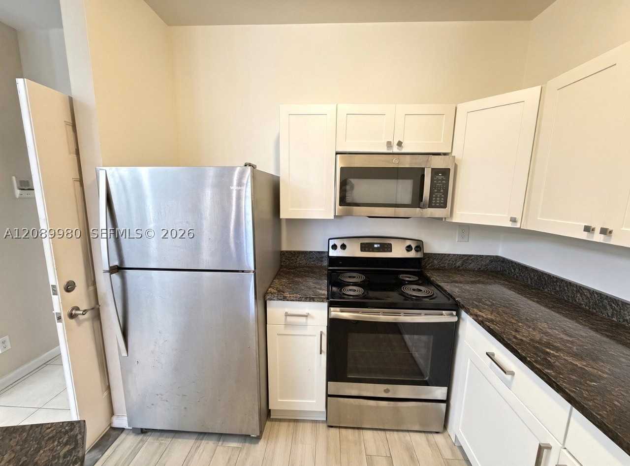 85 Gulfstream Rd #105A - Photo 2 of 16