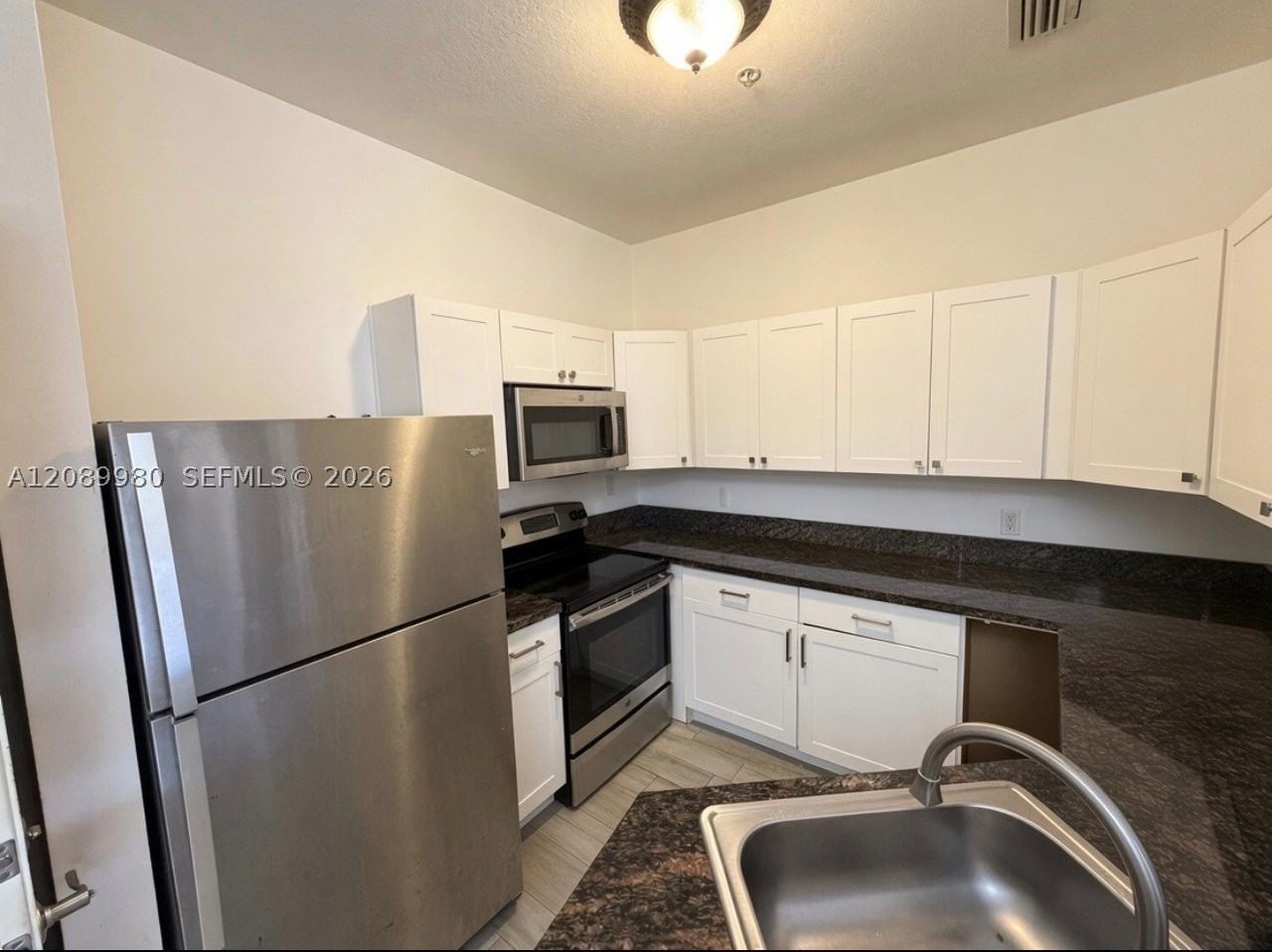 85 Gulfstream Rd #105A - Photo 3 of 16