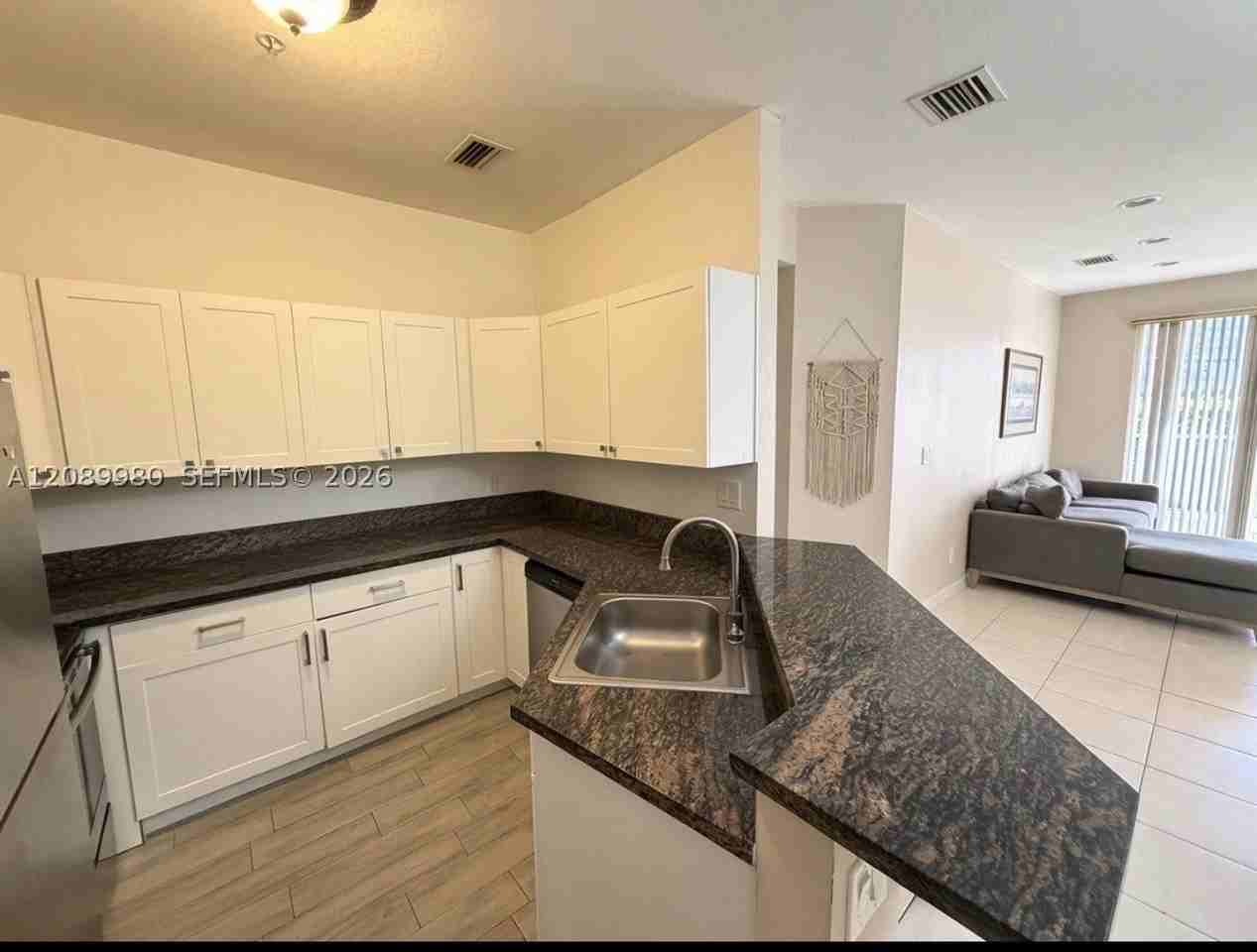 85 Gulfstream Rd #105A - Photo 4 of 16