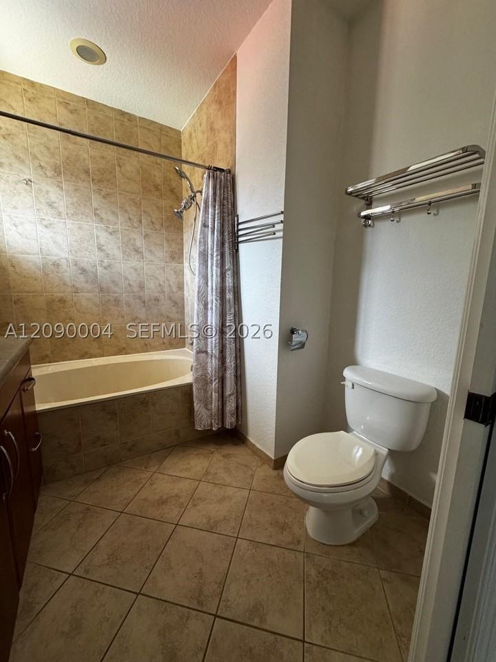 18032 Nw 74th Ct #74 - Photo 7 of 21
