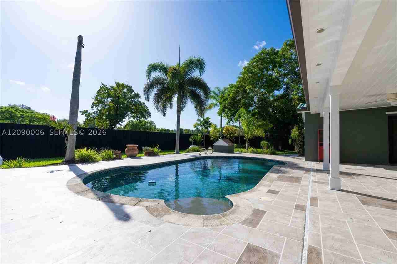 10241 Sw 99th Ave #0 - Photo 4 of 48