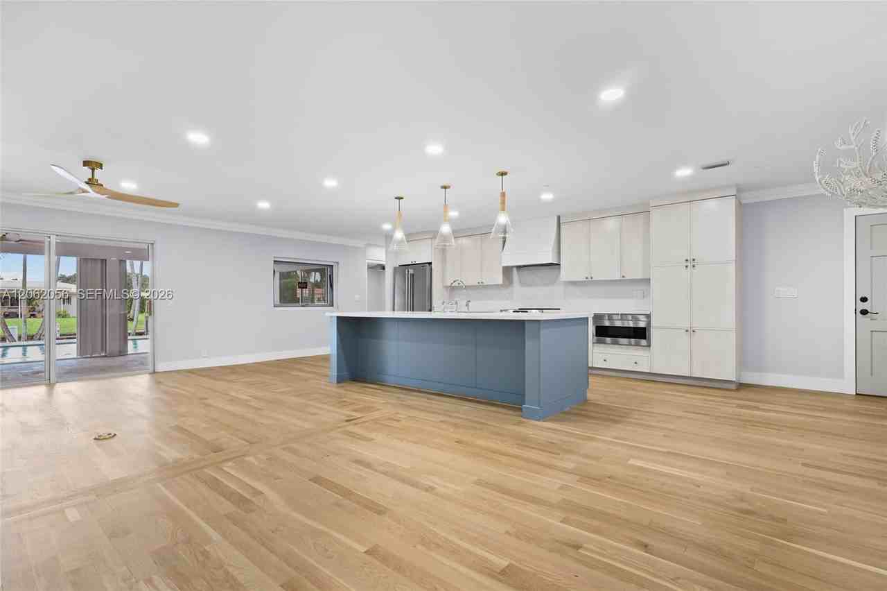 6000 Sw 17th St - Photo 3 of 8