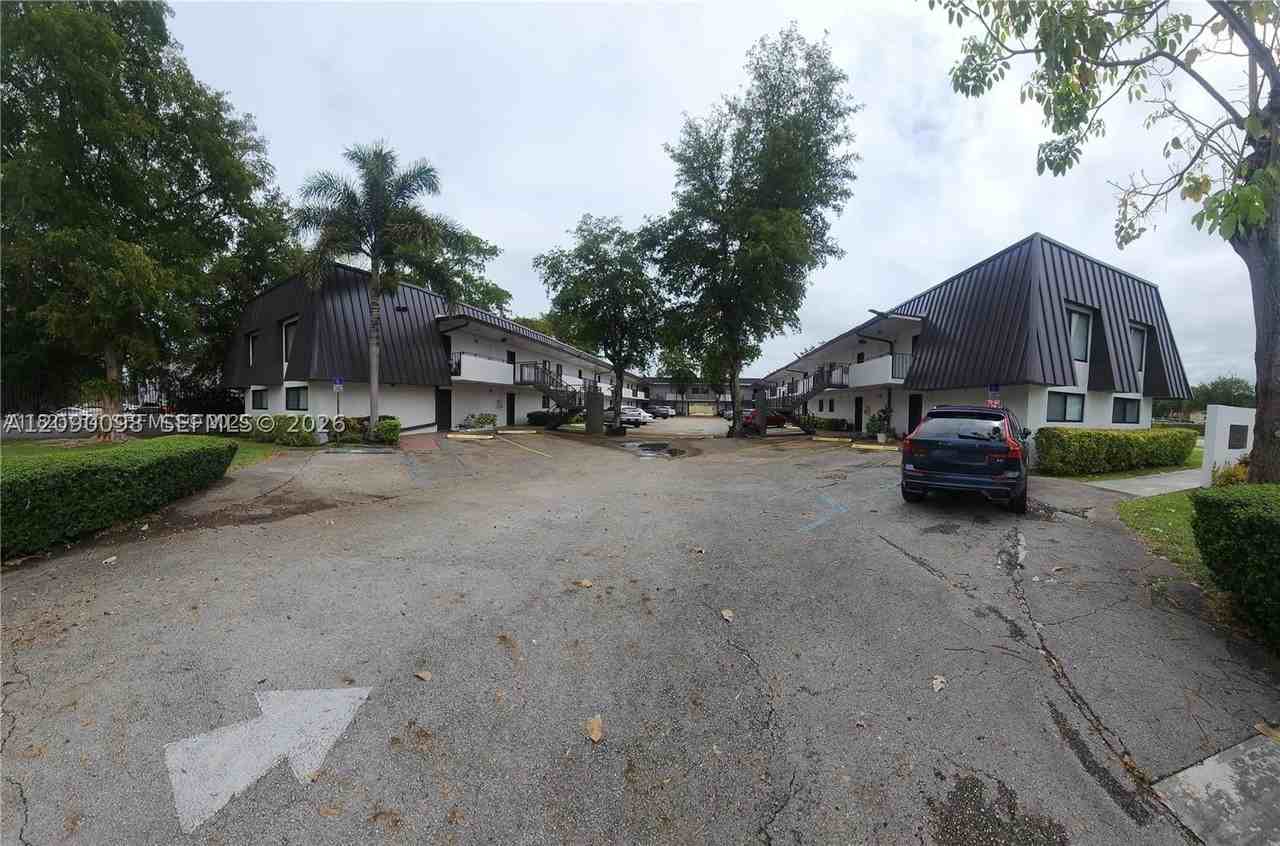 19600 Sw 110th Ct #112