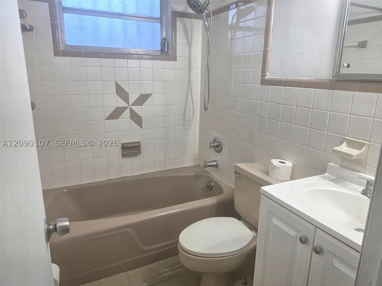 84 Nw 75th Ave #1 - Photo 5 of 16