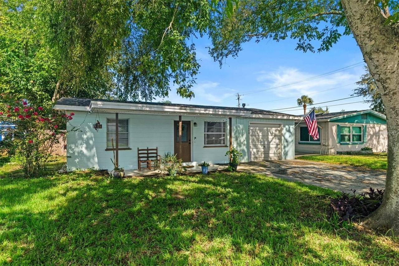 2608 Anastasia Dr - Photo 3 of 48