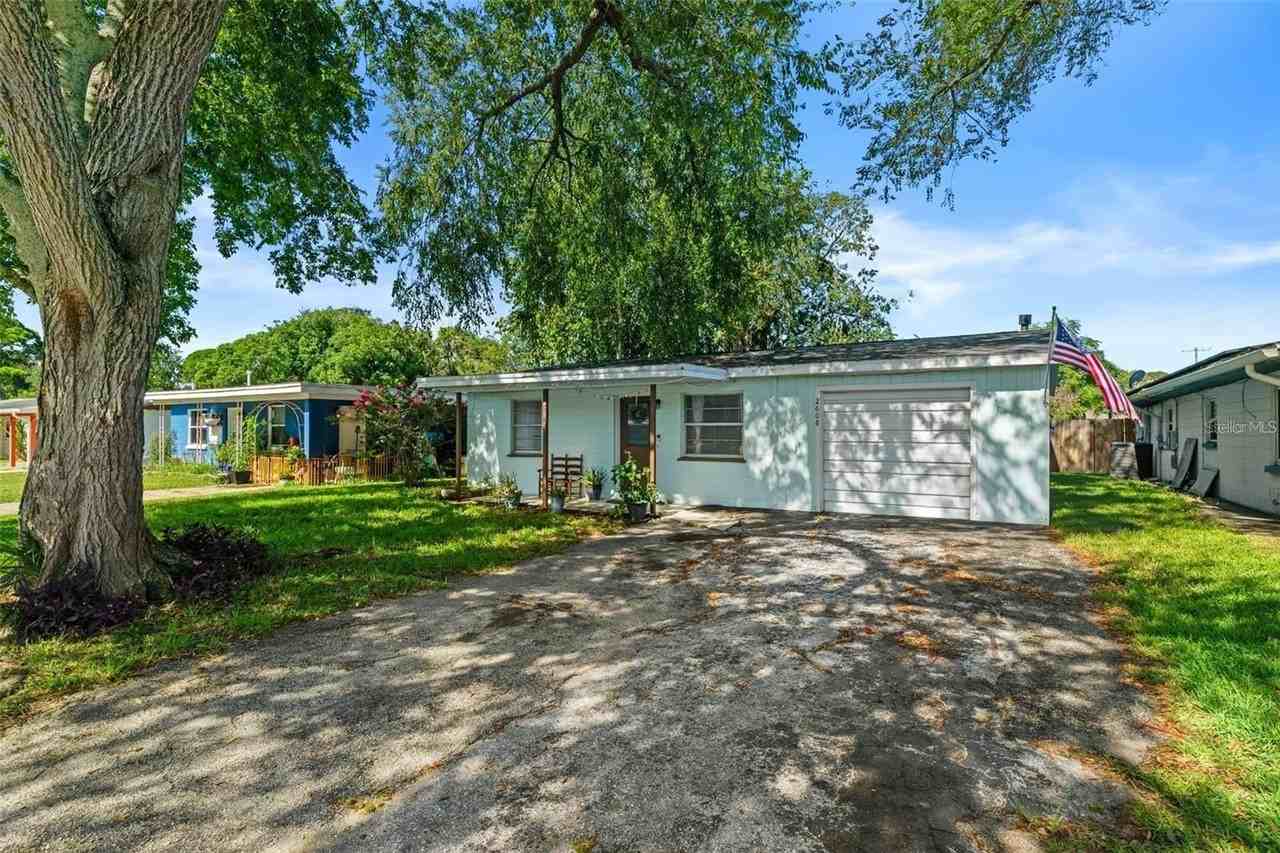 2608 Anastasia Dr - Photo 5 of 48