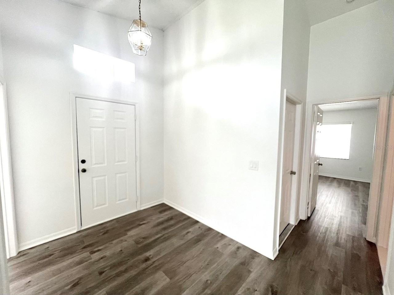 113 Eastwood Dr - Photo 5 of 37
