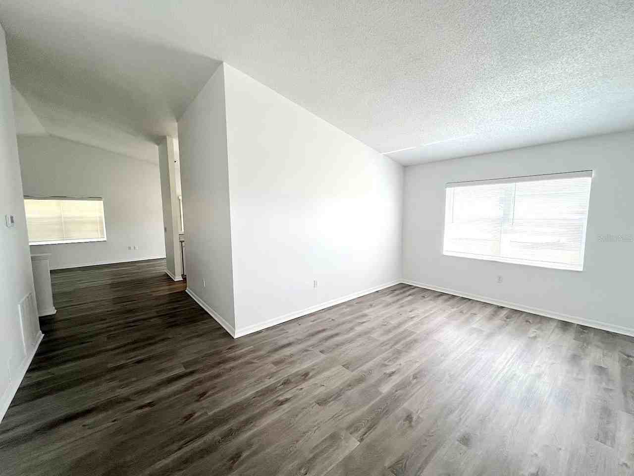 113 Eastwood Dr - Photo 6 of 37