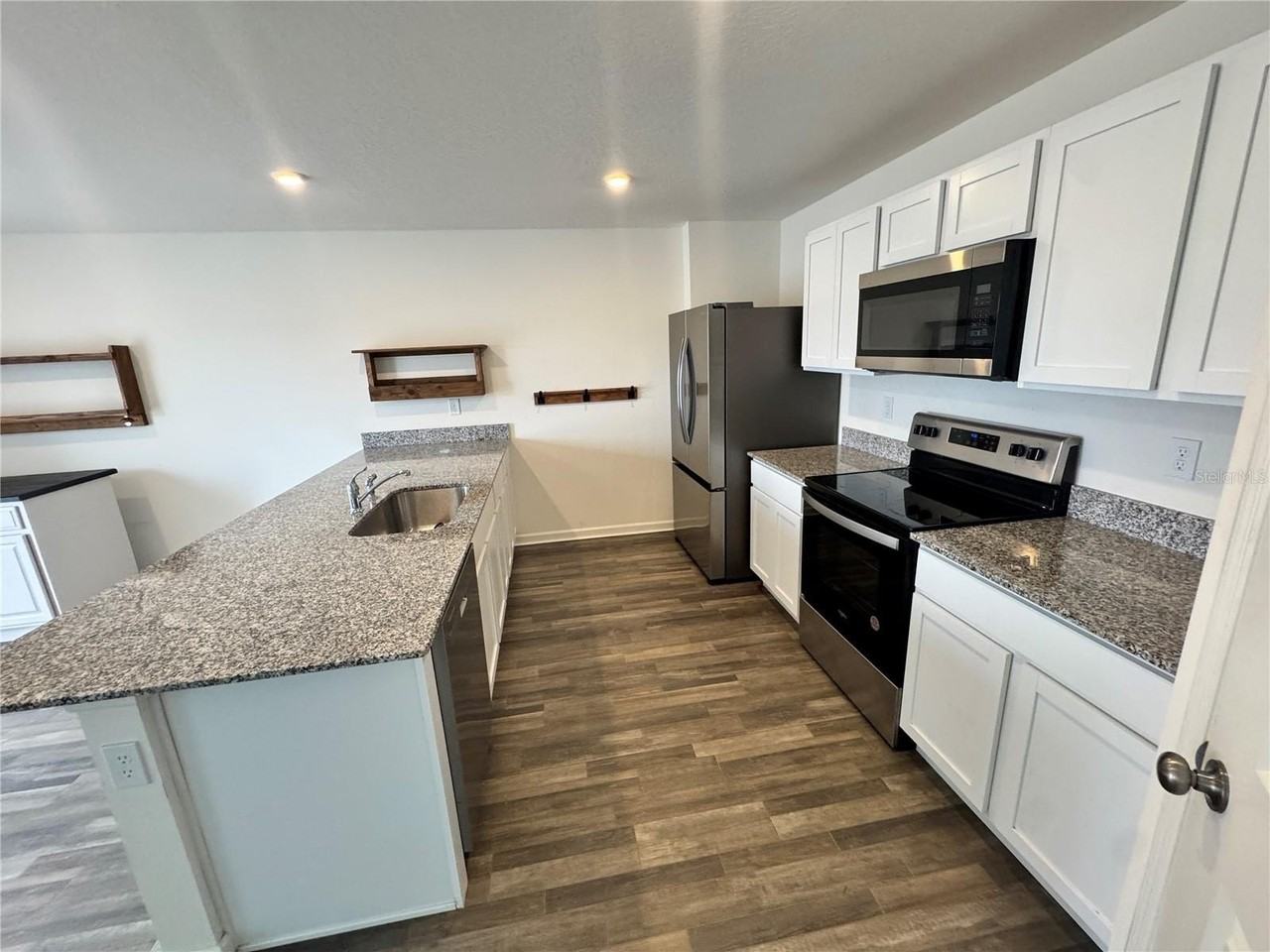 2110 Kansas Rd - Photo 3 of 15