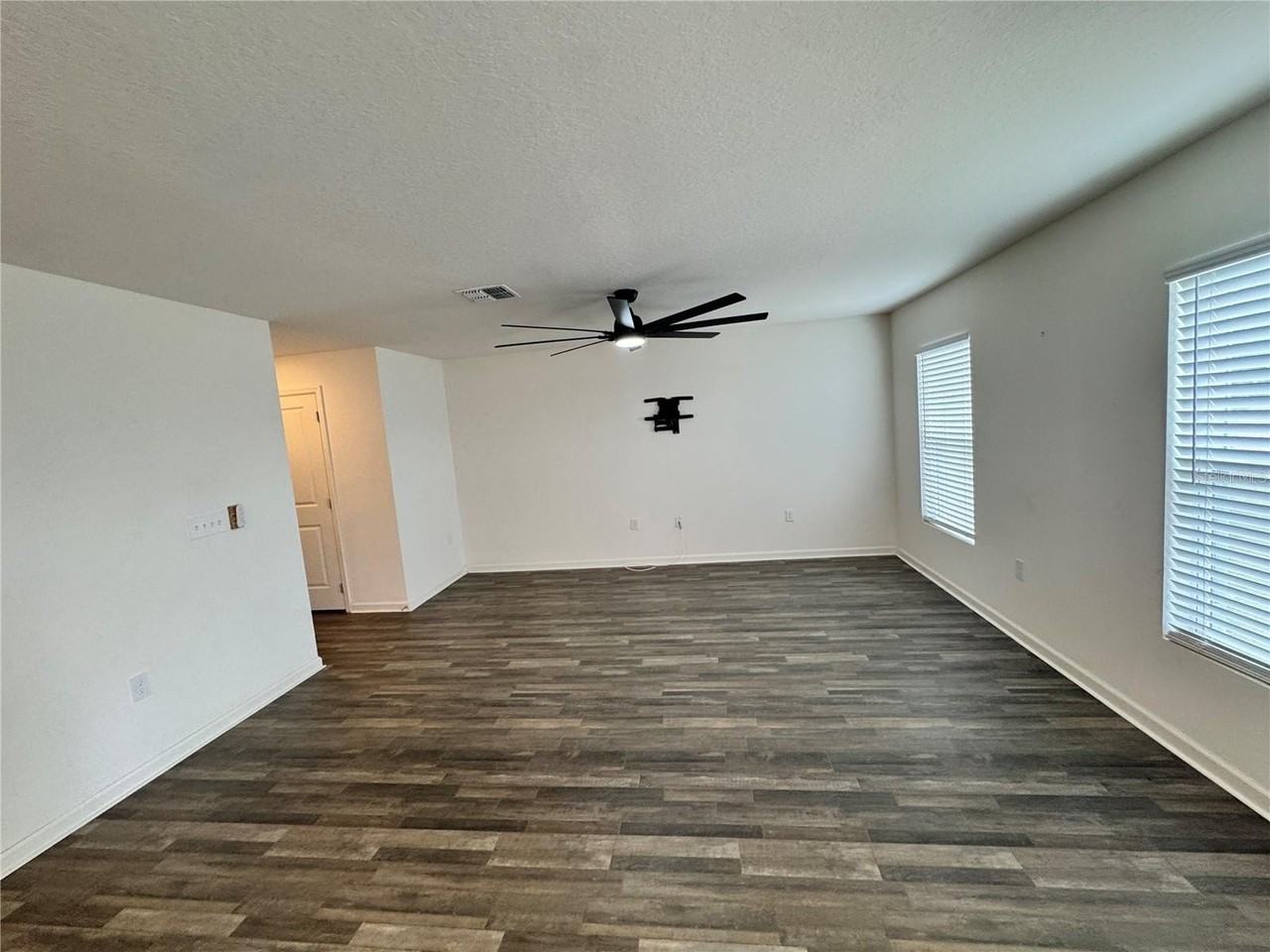 2110 Kansas Rd - Photo 6 of 15