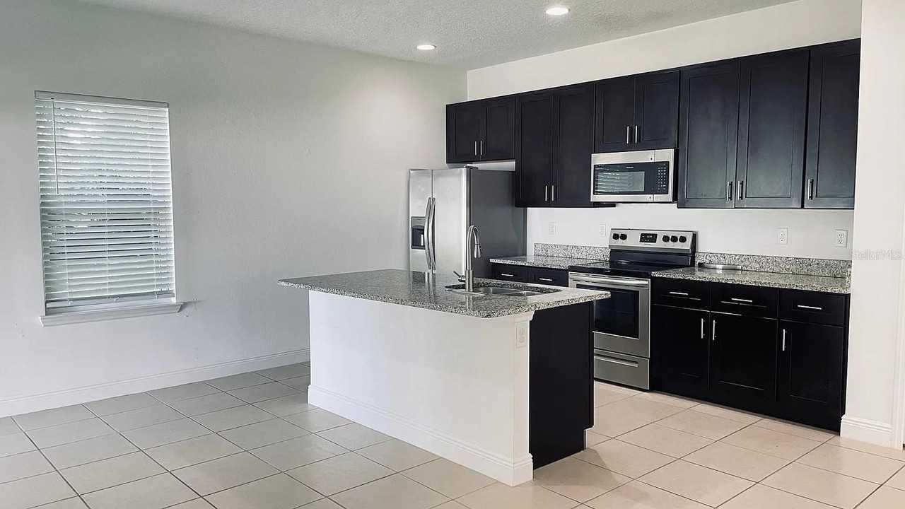 1649 Gayle Ridge Dr - Photo 2 of 10