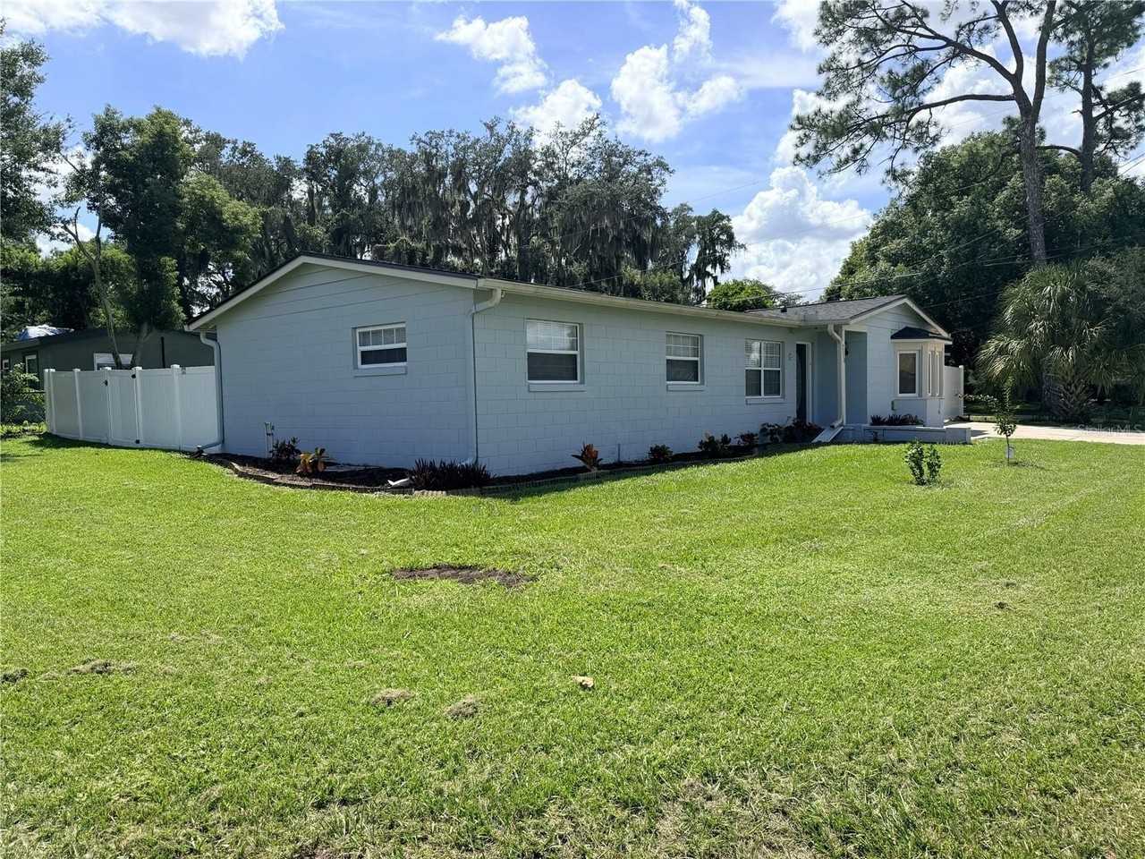 2510 Sandalwood Dr - Photo 2 of 36