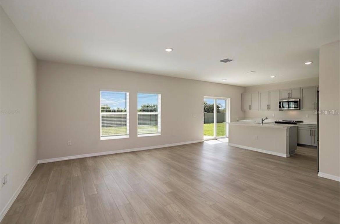 4527 Wynnstone Dr - Photo 5 of 21