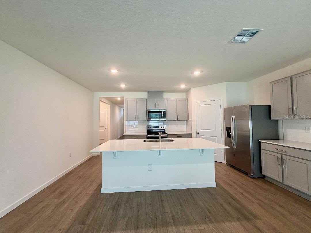 4943 Marshelder St - Photo 6 of 23