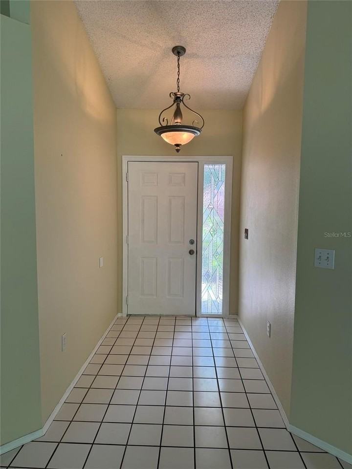 4750 Hamlets Grove Dr - Photo 6 of 25