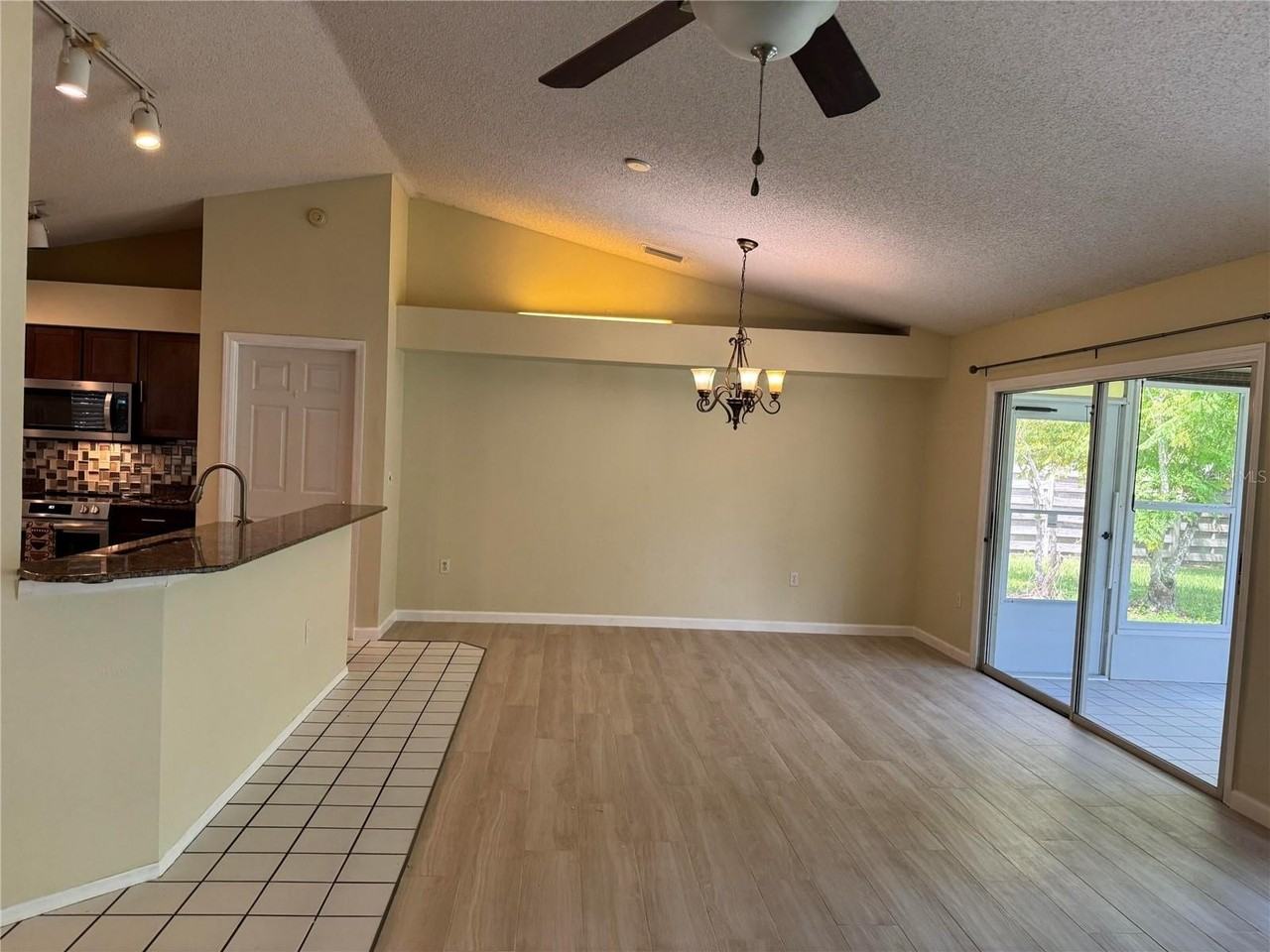 4750 Hamlets Grove Dr - Photo 4 of 25