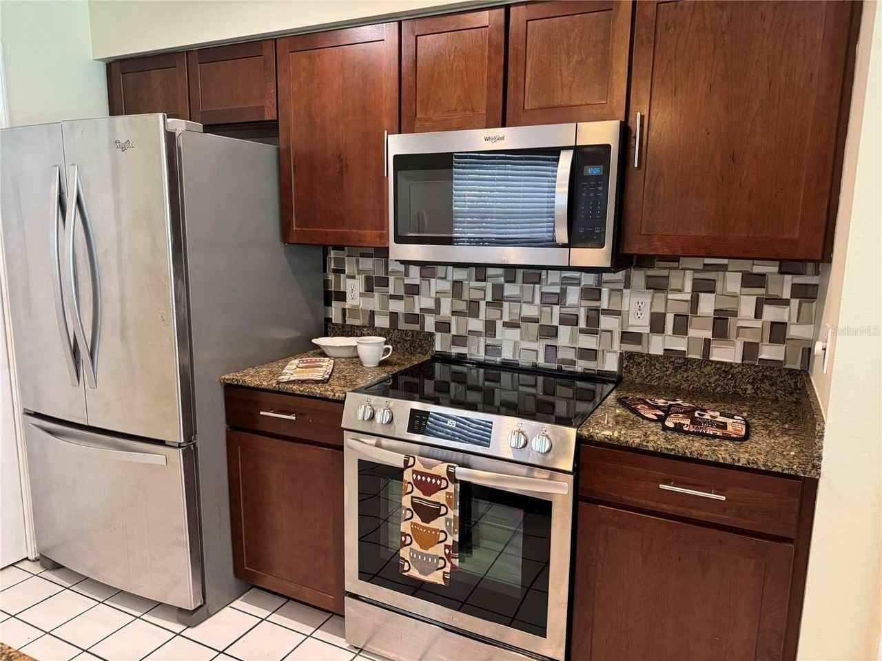 4750 Hamlets Grove Dr - Photo 3 of 25