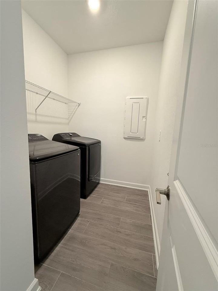2410 Relaxing Ln - Photo 7 of 17