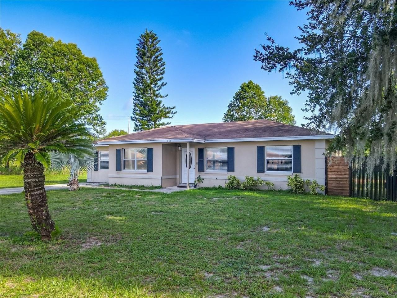 218 Oakview Ave - Photo 2 of 40