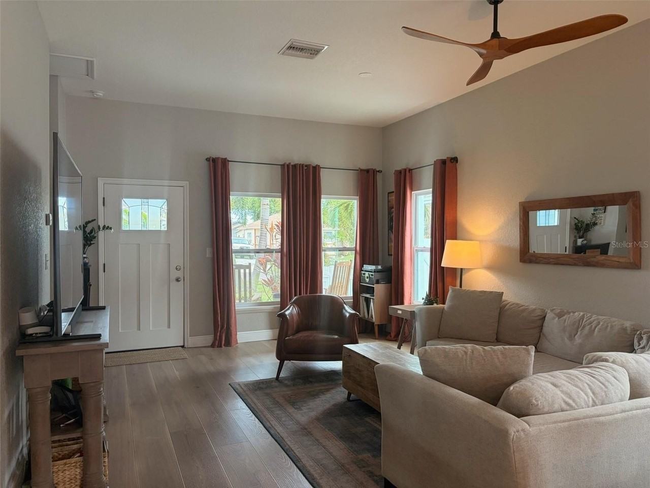 2439 4th Ave S - Photo 5 of 26