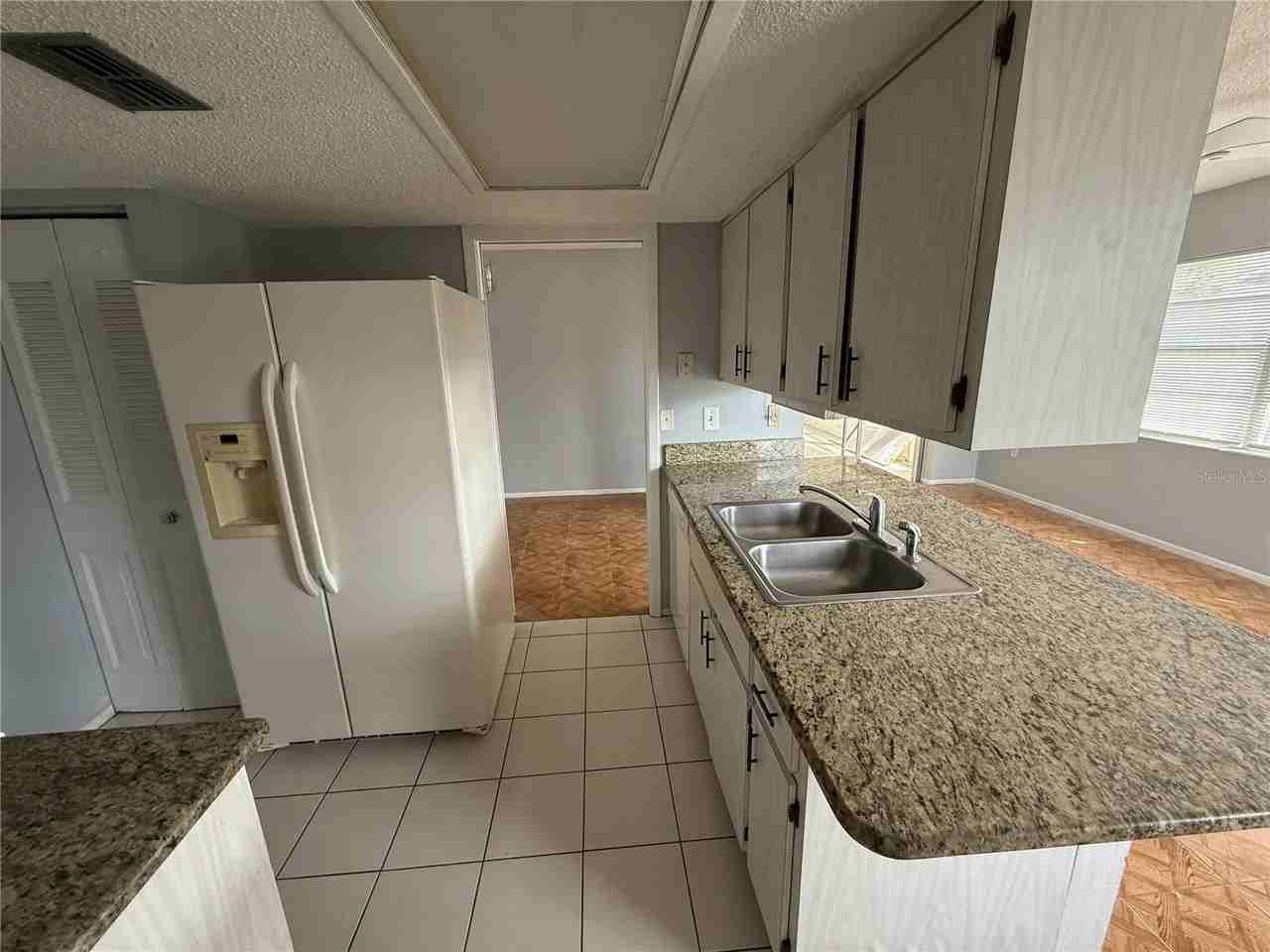 5048 Lillilea Ln - Photo 4 of 15