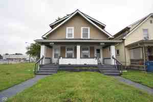 featured image of 1040 Division St