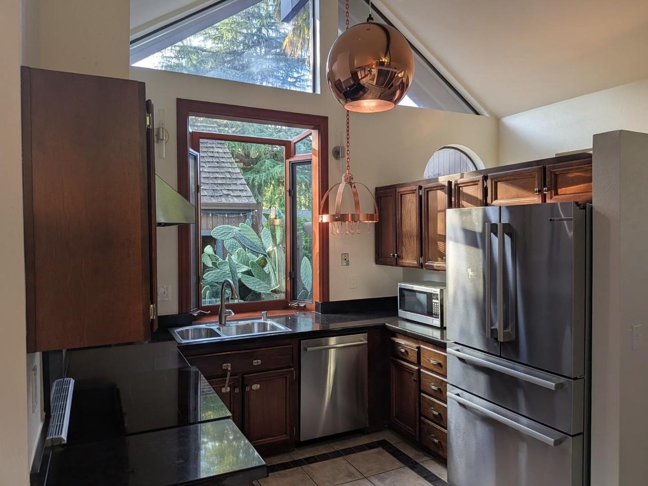 225 Jason Way - Photo 3 of 15