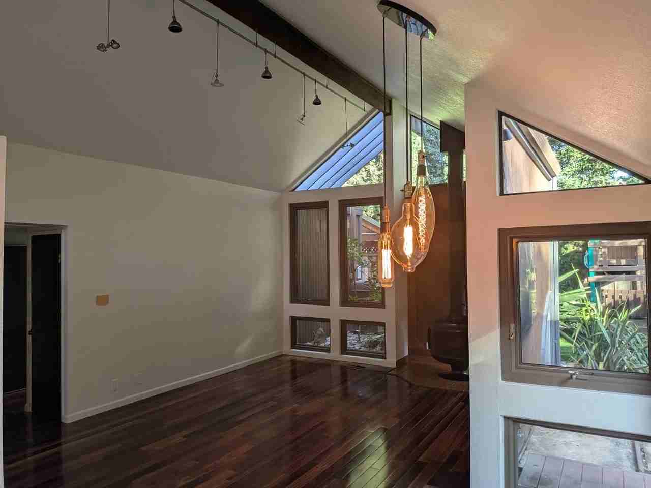 225 Jason Way - Photo 4 of 15