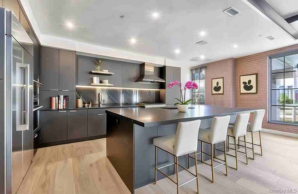 12 Roosevelt Ave #B - Photo 2 of 20