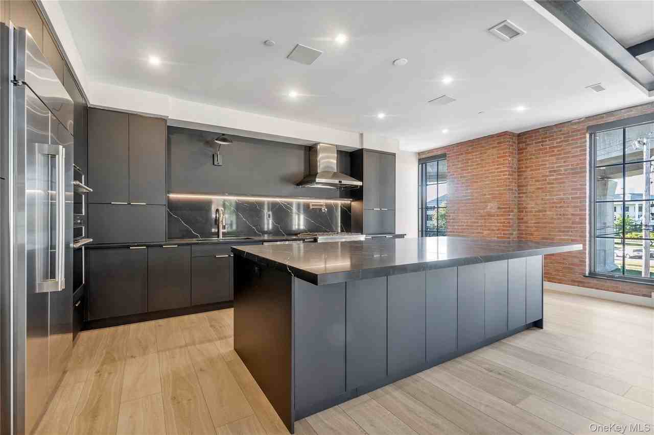 12 Roosevelt Ave #B - Photo 6 of 20