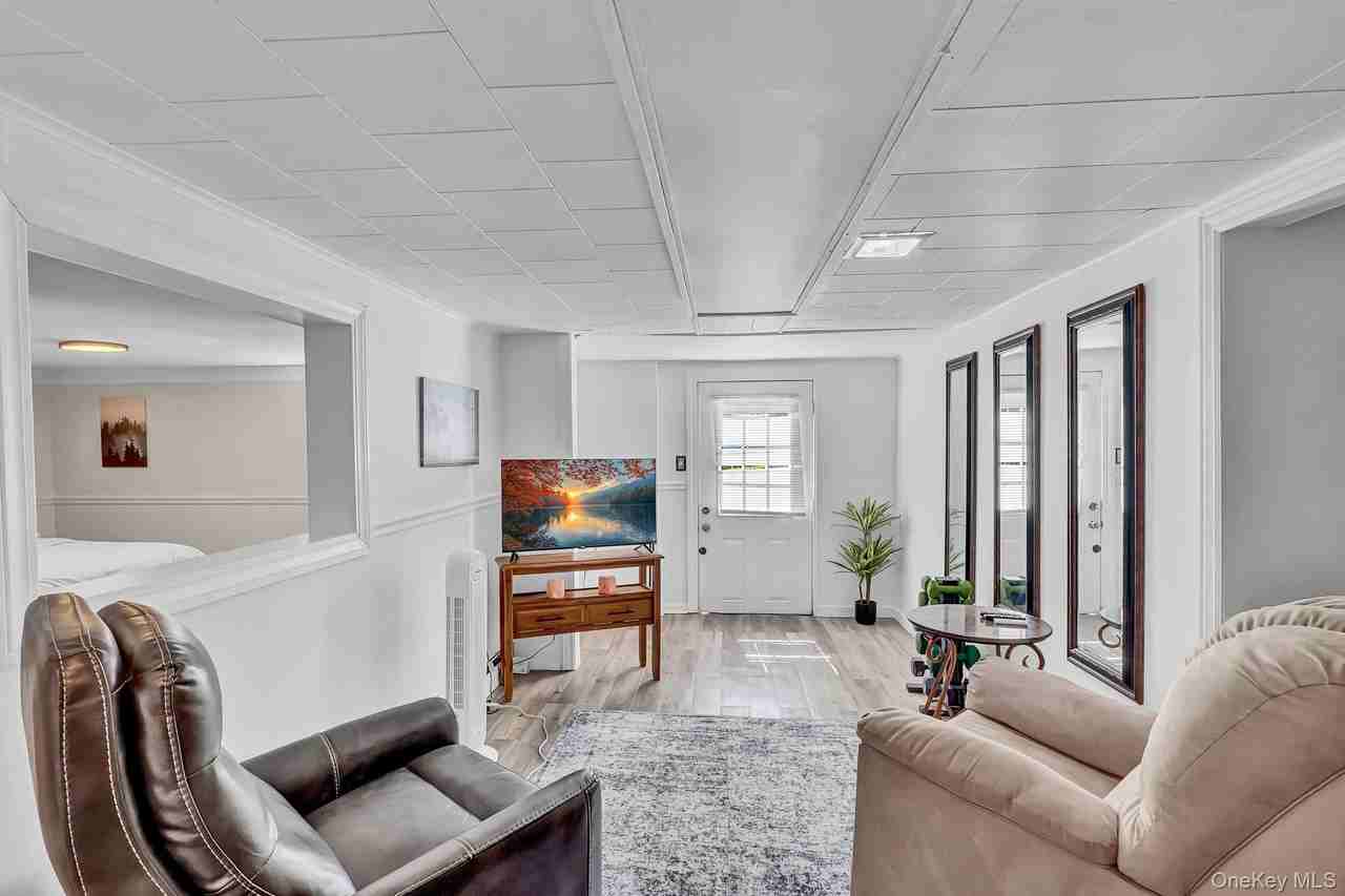 24 Jerome Dr - Photo 2 of 27